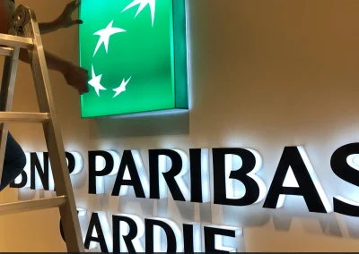 Building mounted business signs Ottawa LED exterio