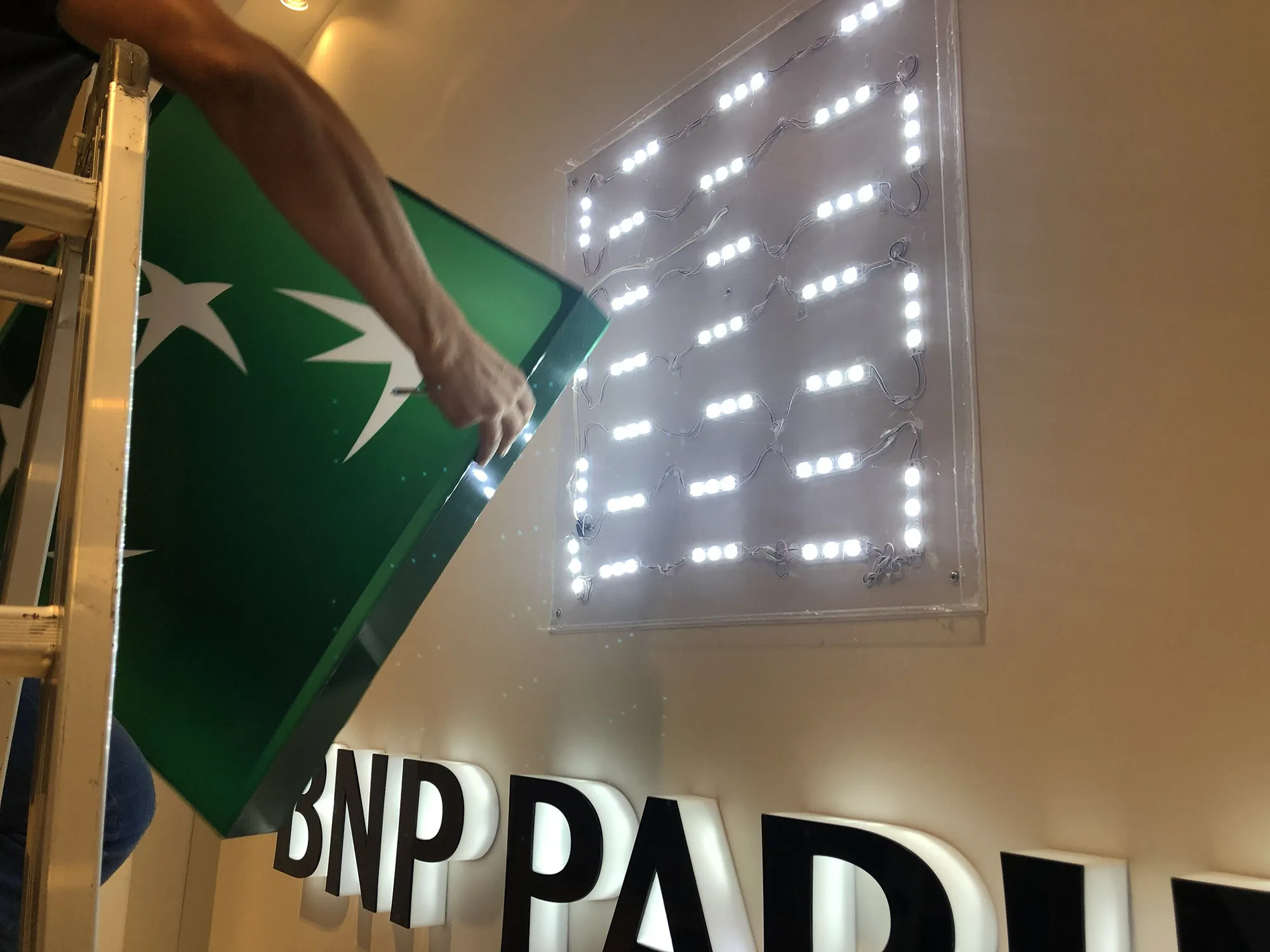 LED retrofit Ottawa sign upgrade — DSign LED fabrication